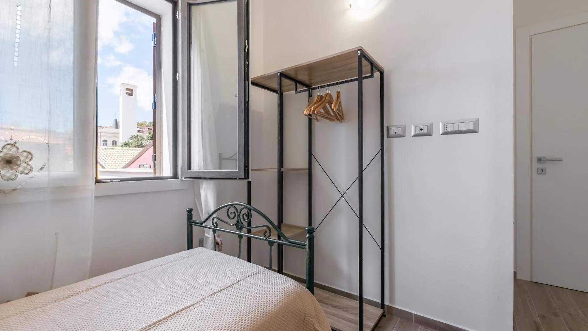 Casa Vacanze Alba Mar SantʼAntìoco 0*,  Itálie